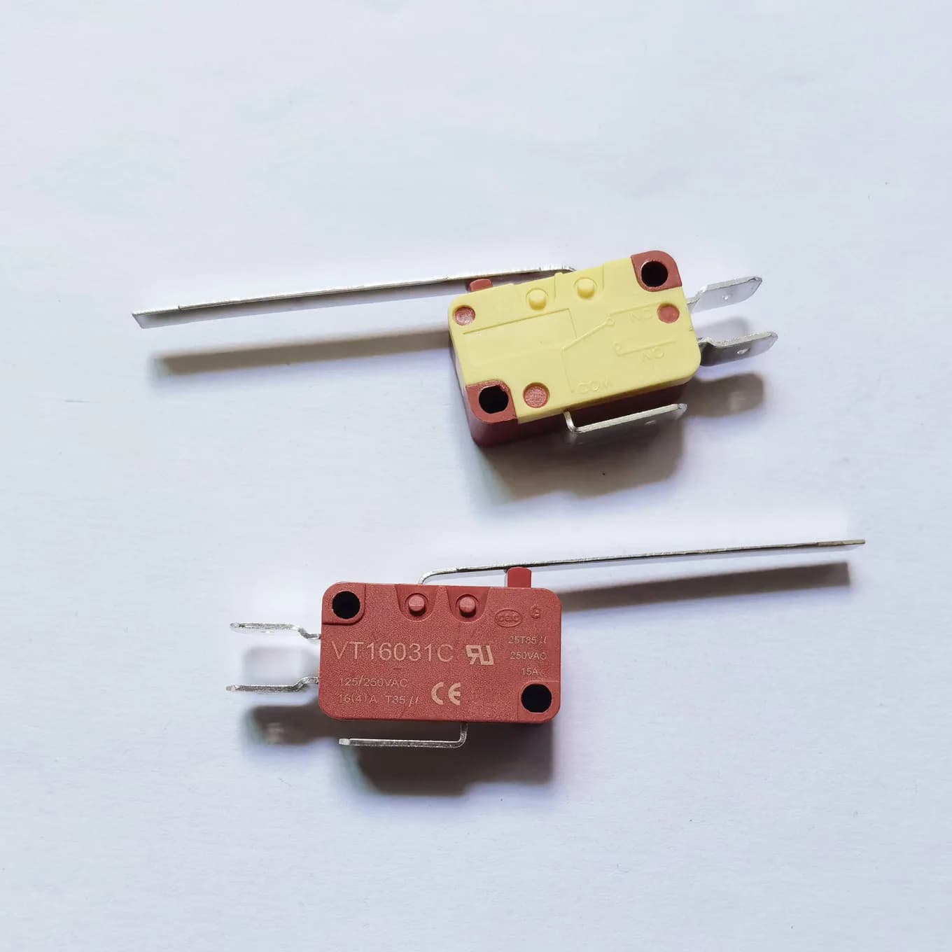 Nuovo originale al 100% VT16031C microinterruttore ad alta corrente con asta a pendolo lungo 15A250VAC 16A 125/250VAC
