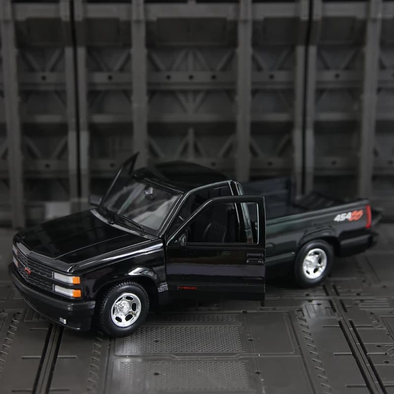 Maisto 1:24 Modellino Chevrolet 454 SS Pickup in Lega, Veicolo da Trasporto, Accessori per Auto da Collezione, Porte Apribili
