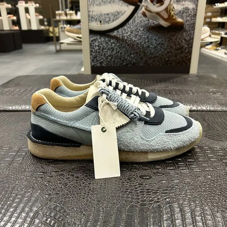 2026 New Lightweight Autumn Men's Retro Running Shoes Color Blocking Scuffed Leather Casual Board Shoes Gum Rubber Sole