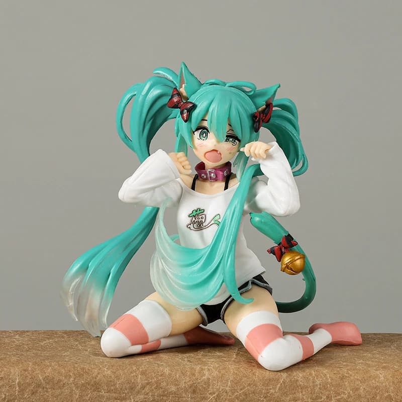 Kawaii Hatsune Miku Anime Figure Toys 11 cm Neko T-shirt Ver. Figurine d'azione in PVC Simpatico cartone animato Decorazione da scrivania Modello Bambole Regali