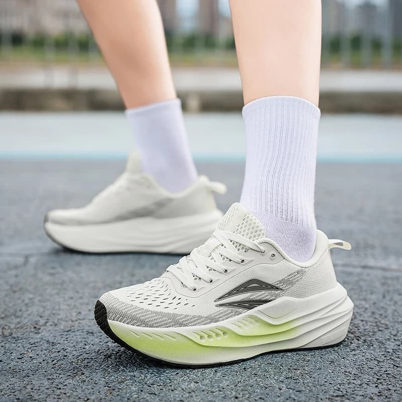 New Couple Running Shoes Summer Breathable Mesh Sneakers Lightweight Shock Absorbing Casual Sports Shoes for Men Women