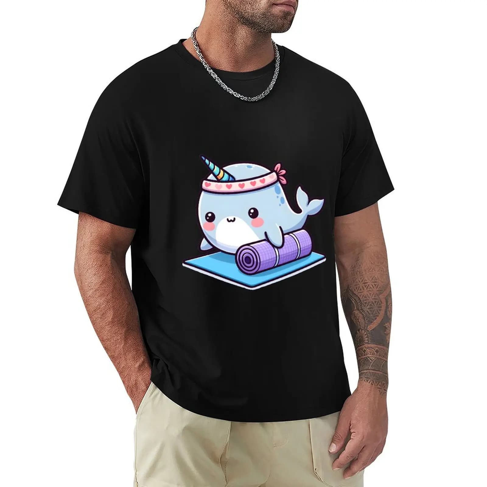 Kawaii Narwhal: T-shirt con stampa di un tappetino da yoga e una fascia per capelli, maglietta sportiva in cotone a maniche corte