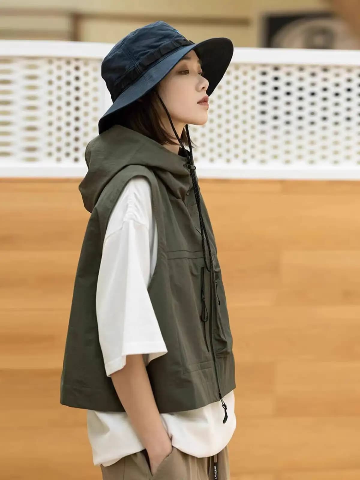 Nuovo Gilet con Cappuccio Corto Unisex Stile Giapponese 2026, Multitasche, per Lavoro all'Aperto, Pesca e Campeggio