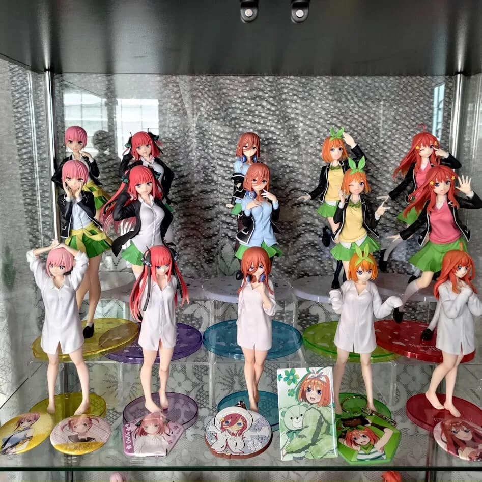 18CM Hot Anime The Quintessential Quintuplets Figure School Uniform Pleated Skirt Standing Nakano Miku Model Static Action Toys