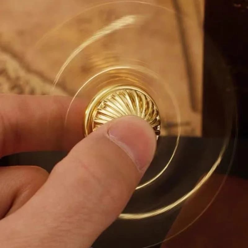 Hot Toys Harry Potter Fidget Spinner Antistress, Giocattolo Girevole a Forma di Snitch Dorata, Accessorio Cinematografico