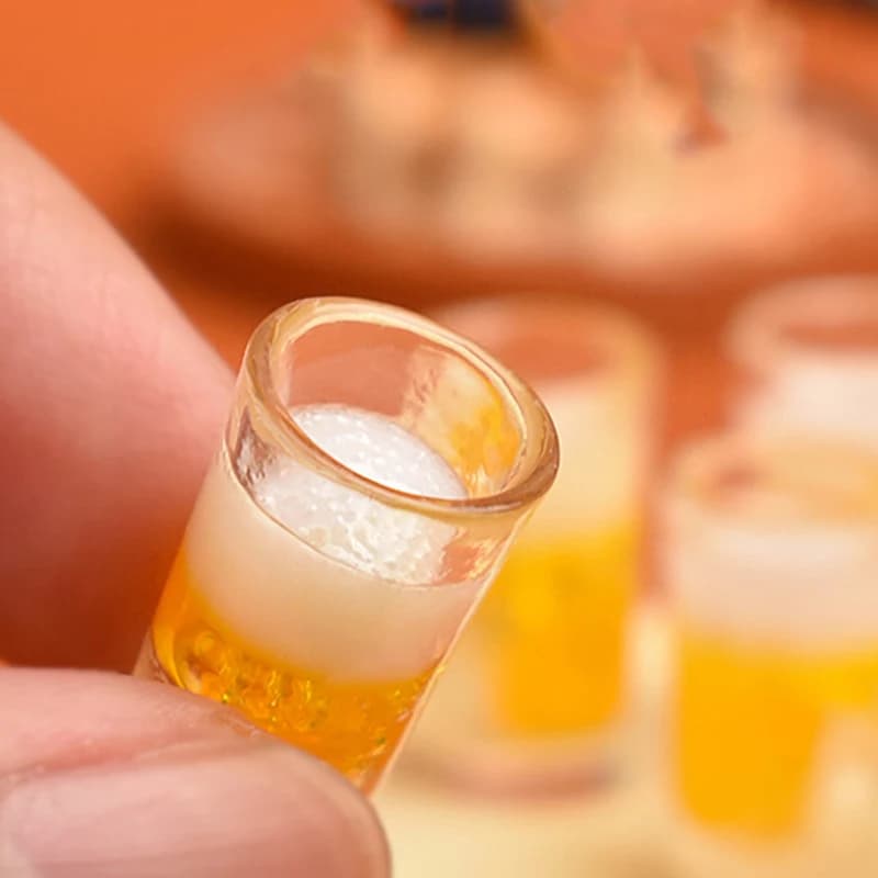 10 pezzi di decorazioni per la casa delle bambole giocattolo in miniatura cucina tazze per birra tazza accessorio modello di bevande giocattolo tazza di vino giocattolo