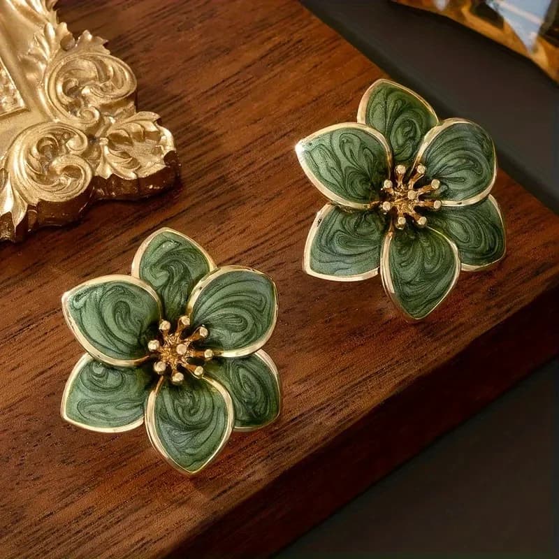 1 Pair of Elegant Green Floral Earrings Women's - Holiday Style Gold Flower Design, Perfect for Casual or Party, Quirky Earrings