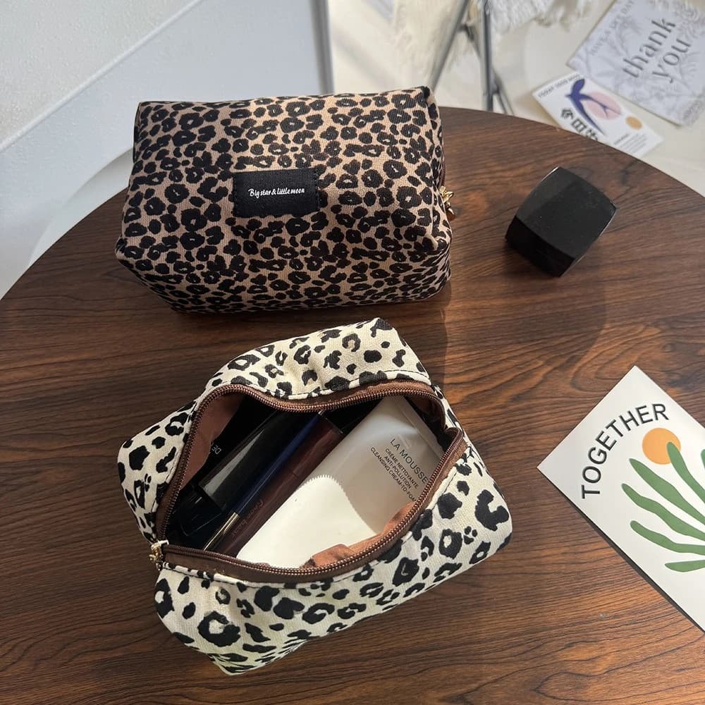 Retro Leopard Pattern Makeup Bag Lipstick Cosmetic Organizer Zipper Bag Travel Washing and Storage Bag for Women