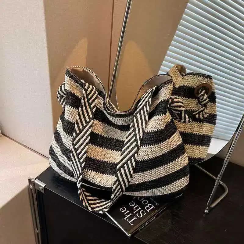 Borsa a tracolla da donna versatile e semplice, modello 2026, alla moda e intrecciata