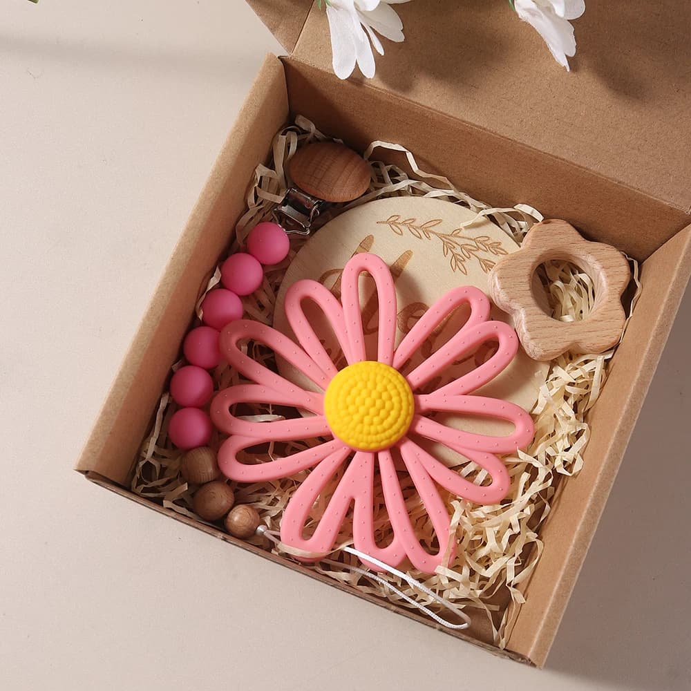 Set da 4 pezzi con confezione regalo nuova mamma a forma di fiore in silicone massaggiagengive catena ciuccio set regalo per bambini con catena pacfier pietra miliare