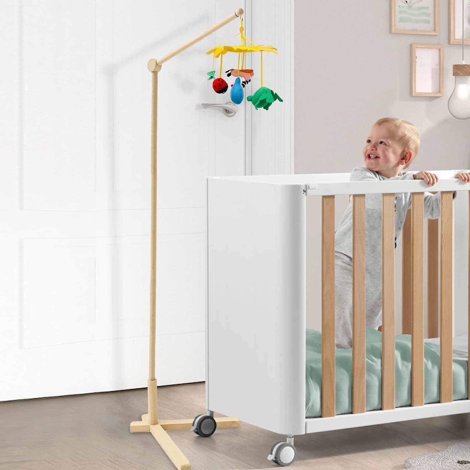 Supporto Mobile per Culla in Legno, Braccio Girevole per Culla, Altezza 153,5 cm, Decorazione per Cameretta, per Campanelli e Giocattoli da Lettino