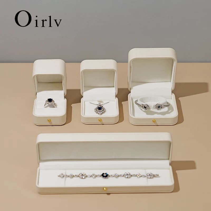 Oirlv Scatola per anelli in pelle Scatola per gioielli bianca Regalo per orecchini da sposa Scatola per collane Scatola per imballaggio per braccialetti con ciondolo Organizzatore di gioielli