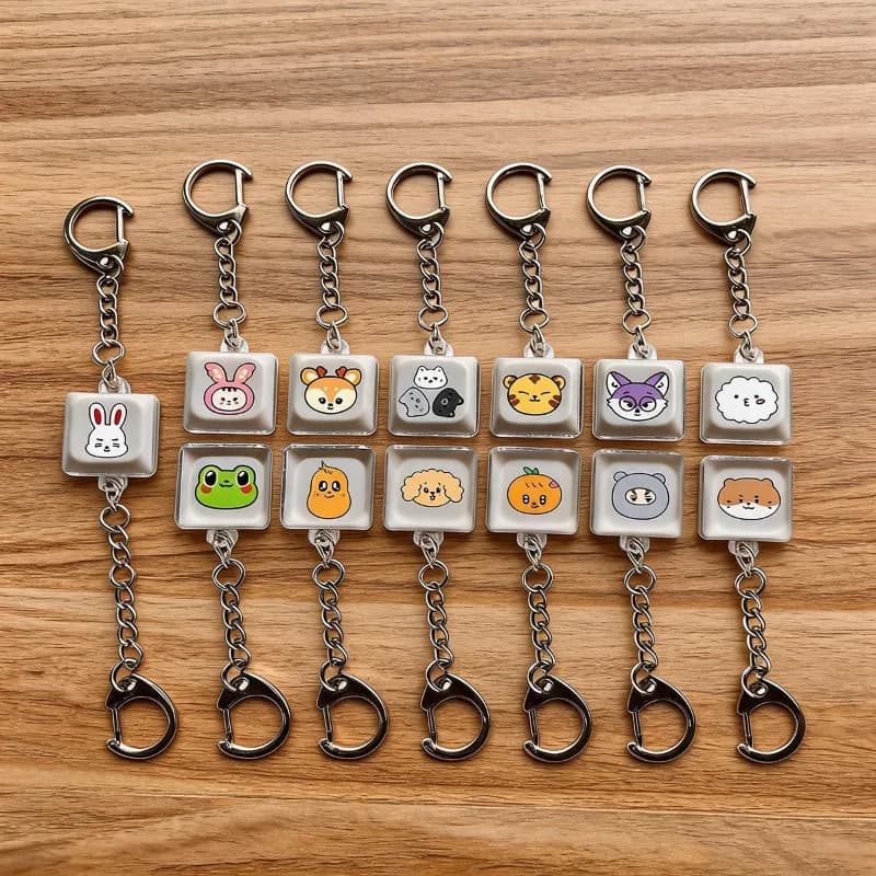 Glowing SEVENTEENS Creative Simulation Mechanical Keyboard Keycap Keyring Lovely Bag Decorative Hanging Ornament