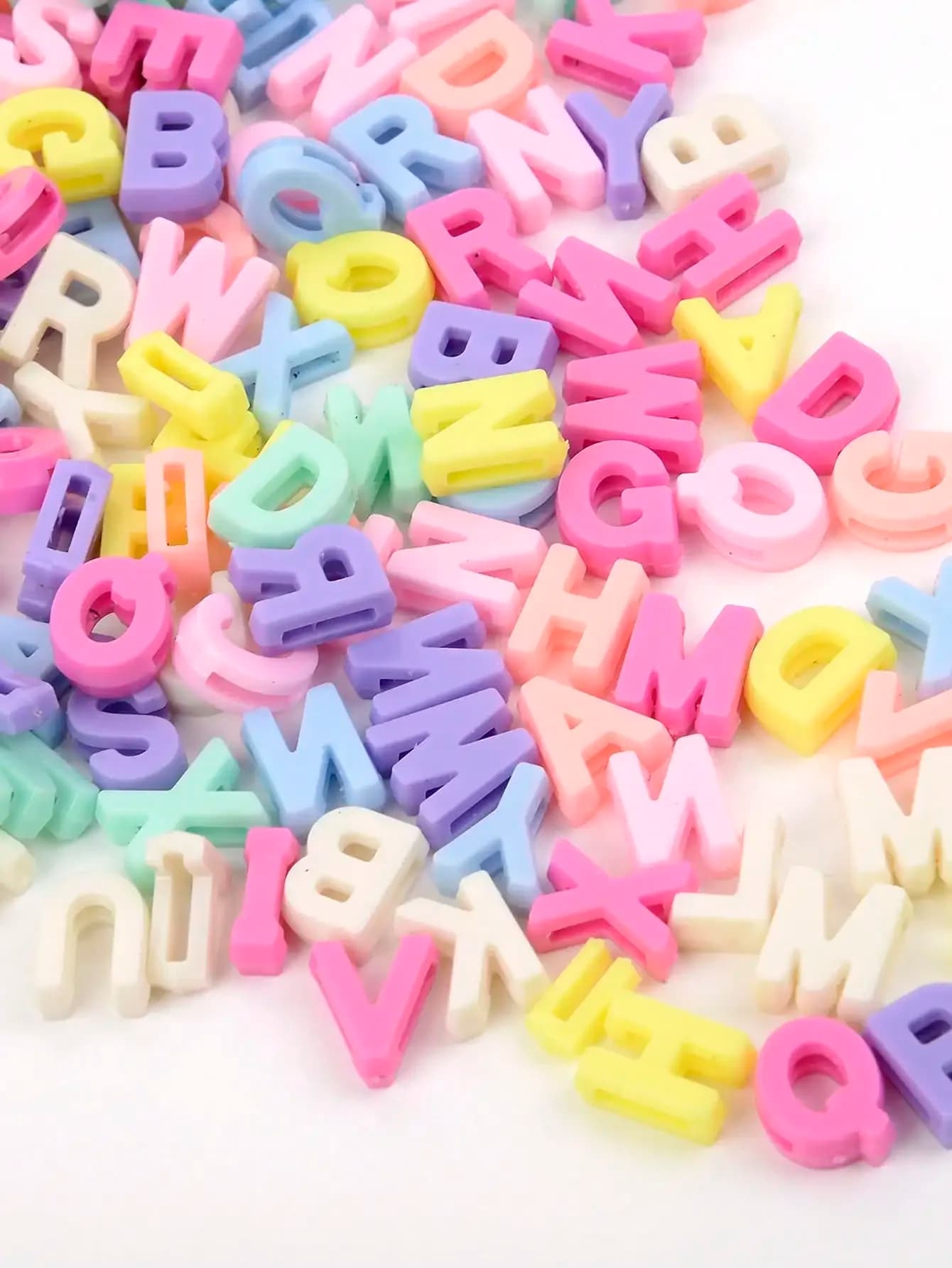 100pcs Acrylic Letter Alphabet Charms Pendants For DIY Necklace Jewelry Making Eyeglass Lanyard Crafts Findings Accessories(Random Letters)
