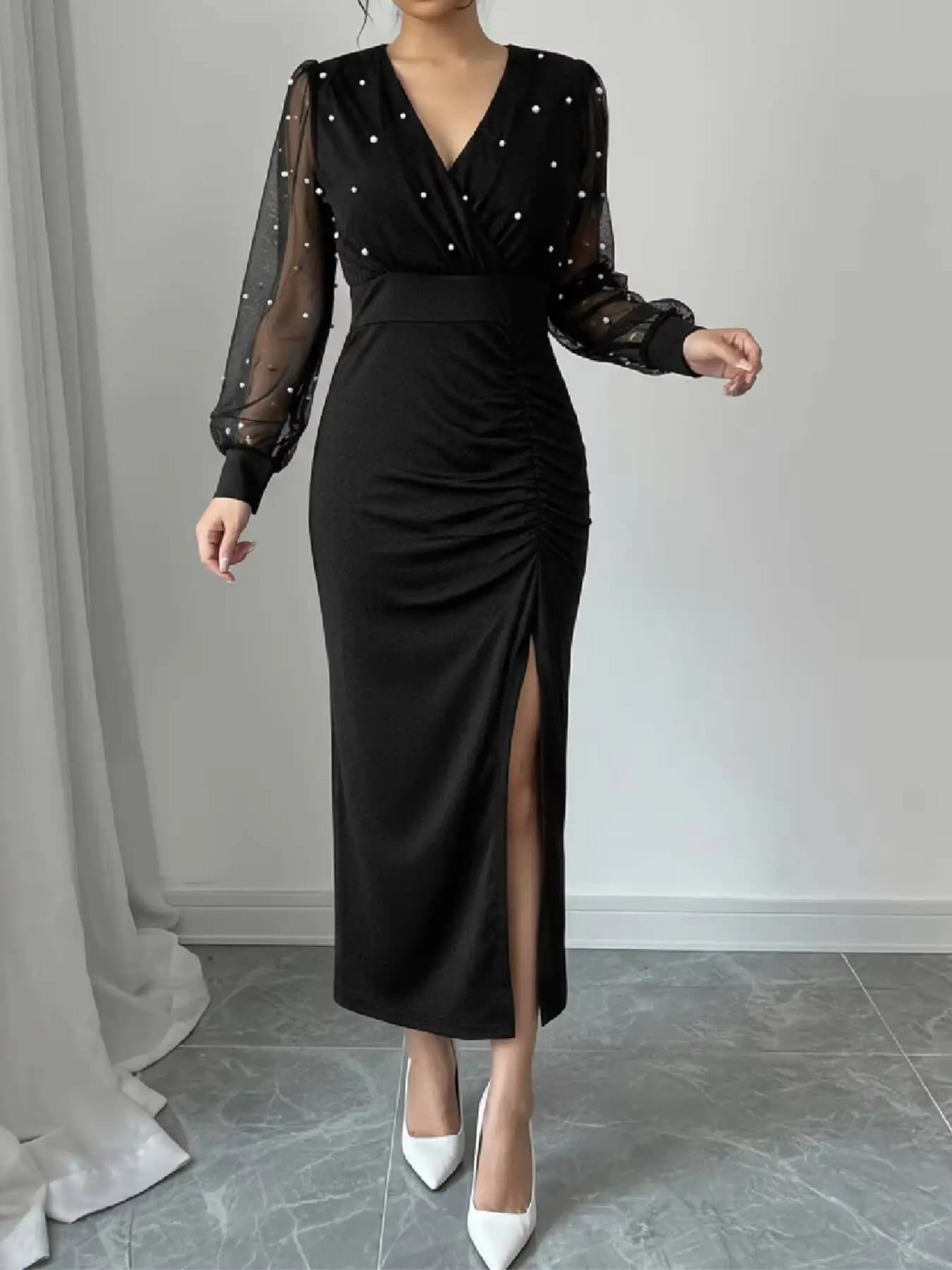 Abito Midi Primaverile Estivo da Donna Nero con Maniche in Rete, Perle, Arricciature e Spacco Alto, Sexy ed Elegante per Feste, Serate e Appuntamenti
