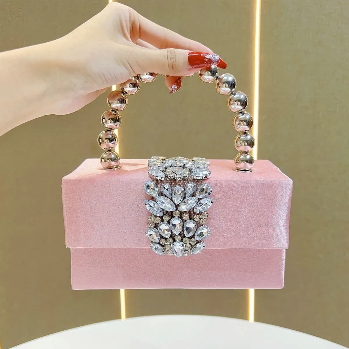 Borsa con scatola di perle con strass scintillanti Pochette quadrata in raso da donna Elegante borsa a tracolla portatile Borsa a tracolla Dolly alla moda