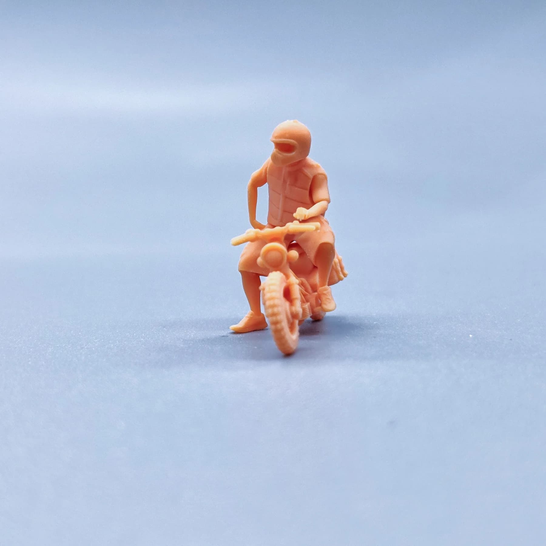 1/64 1/43 figurine modello in scala resina Wanderer casco uomo e bici miniature non colorate Diorama dipinto a mano T907