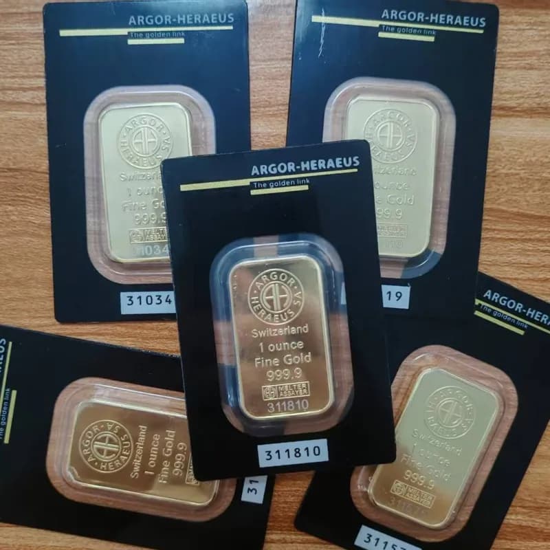 2025 Replica creativa Lingotti in ottone placcato oro da 1 oz con scatola espositiva sigillata, regali non magnetici per San Valentino