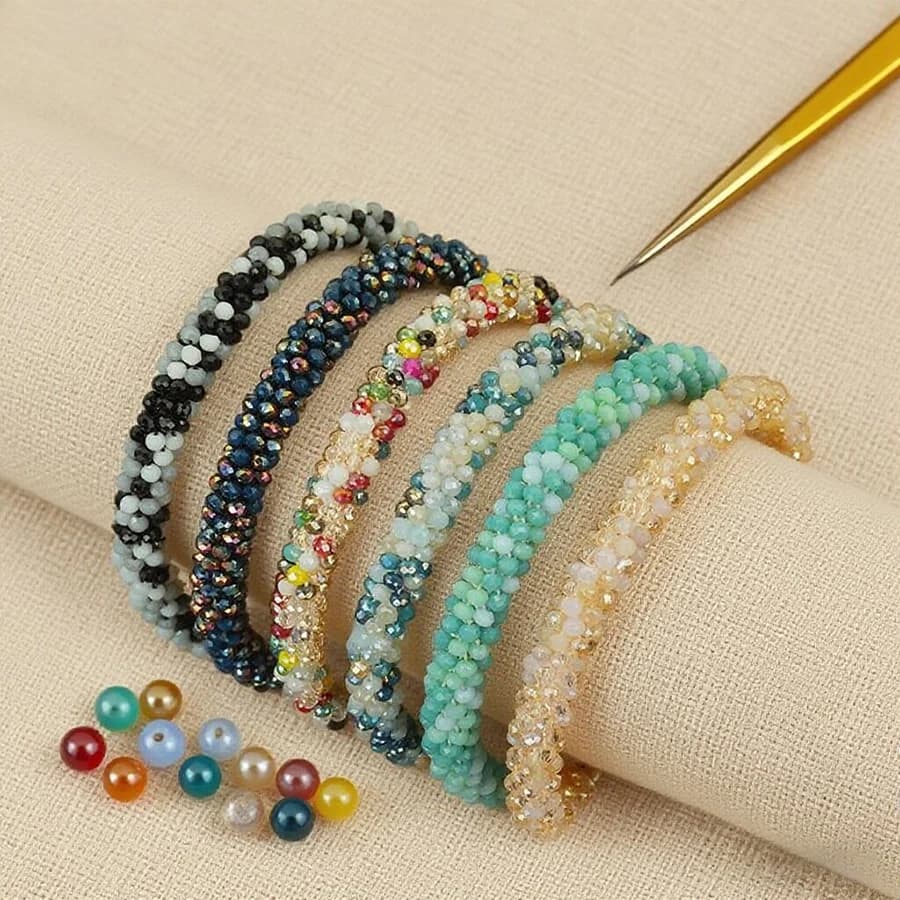 Dolce piccolo braccialetto da donna con perline di cristallo, elastico fatto a mano, per le vacanze, per il tempo libero, San Valentino, regalo per ragazza, festival, gioielli a mano