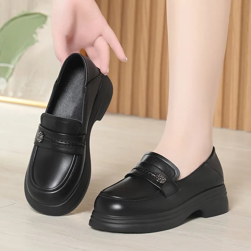 4.5 centimetri All Match Fondo spesso Tacchi quadrati Scarpe Mocassini da donna 2025 Autunno Comode scarpe in morbida pelle per il lavoro quotidiano della mamma in ufficio