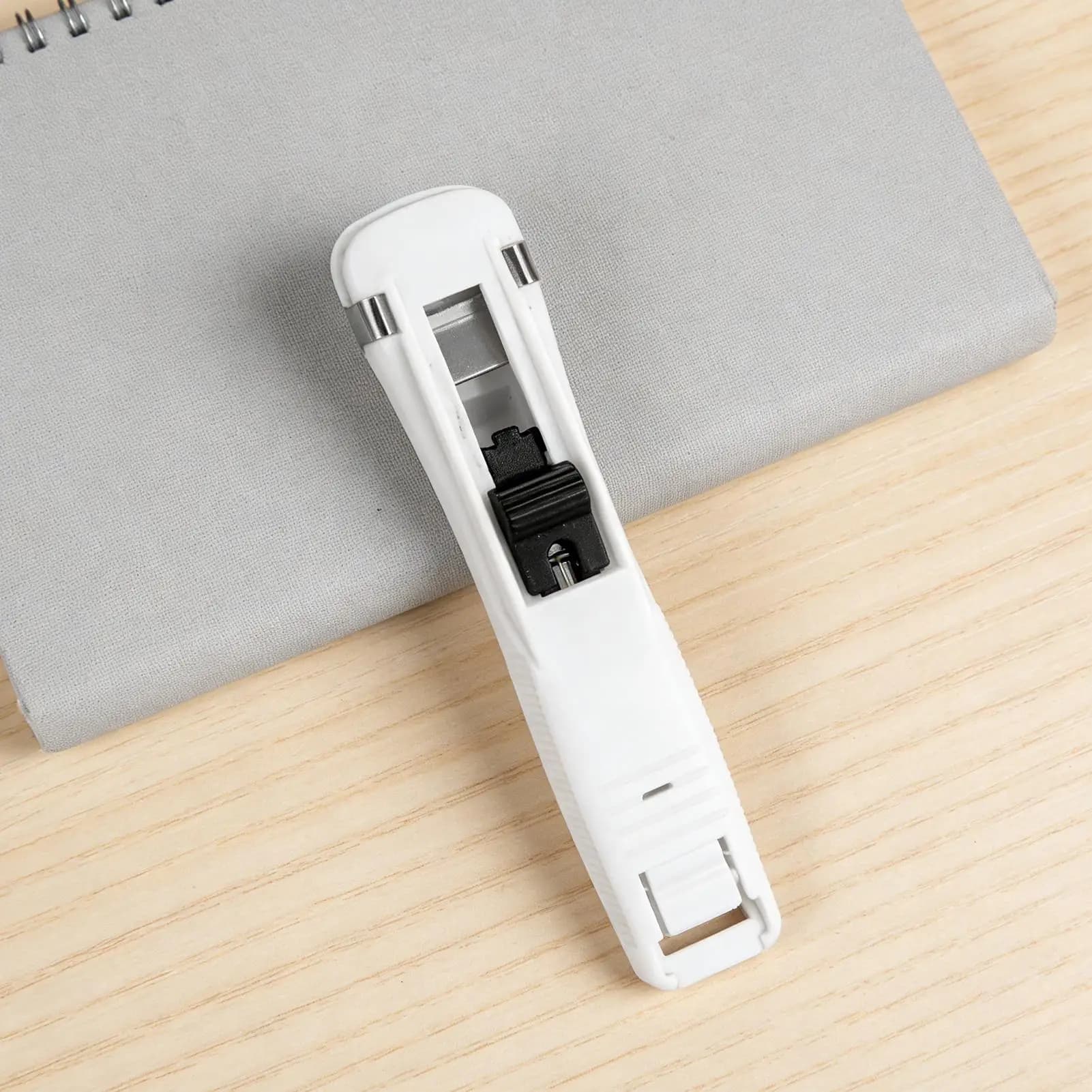Graffettatrice portatile con clip, dispenser riutilizzabile per rilegatura di documenti, graffettatrice manuale per casa, scuola, aula, scrivania