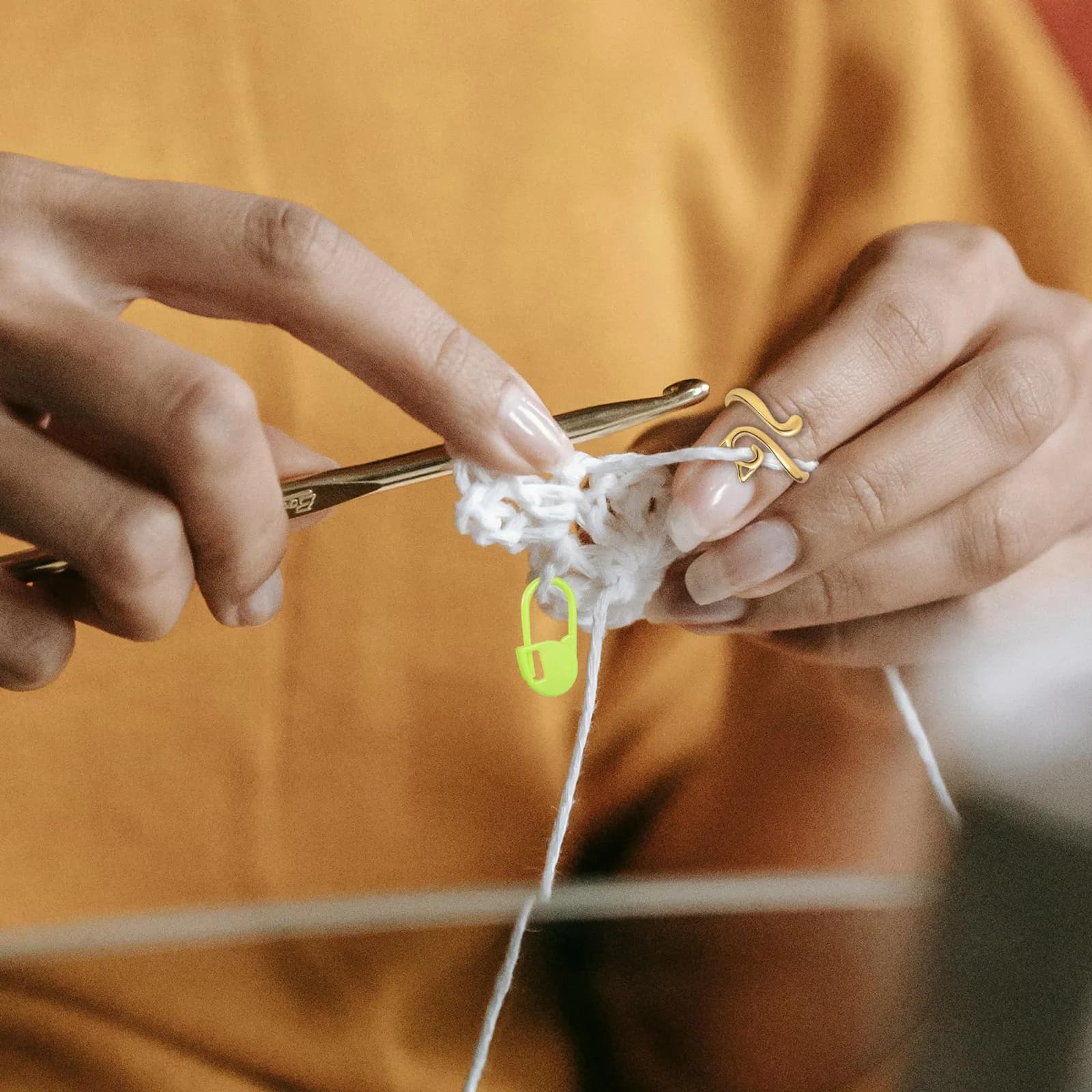 1 set di segnapunti regolabili per uncinetto con design a gatto, anelli di tensione per filato, accessori per maglieria, strumento artigianale a forma di anello