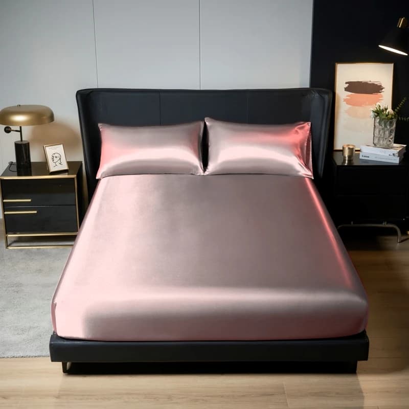Set di biancheria da letto Kuup 100% poliestere, 3 pezzi, superficie satinata, lenzuolo con angoli e federe, coprimaterasso con elastico, copriletto matrimoniale.