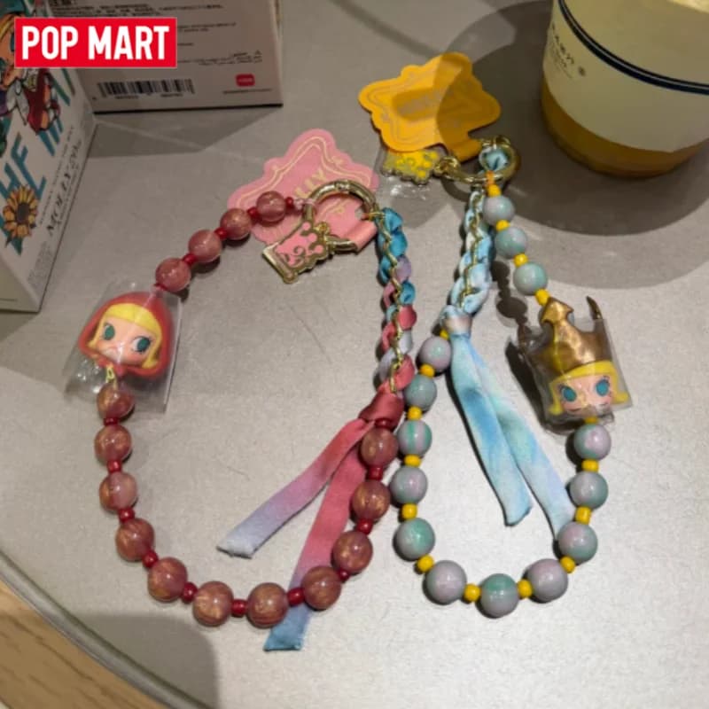POPMART MOLLY Scenery Along The Way Serie 20° Anniversario - Blind Box Decorativo con Charm, Giocattoli Kawaii Anime, Action Figure a Sorpresa