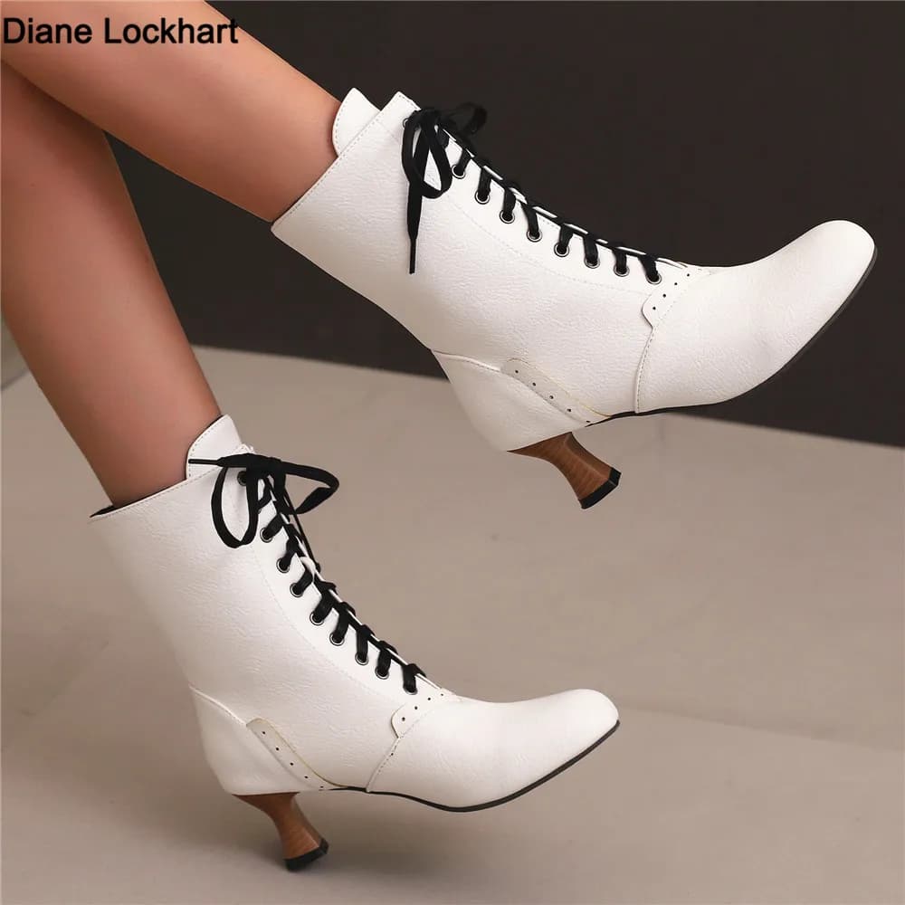 2026 nuove scarpe stringate da donna con tacco alto strani stivali Steampunk stivaletti vittoriani da donna stivali corti con suola spessa e punta a punta