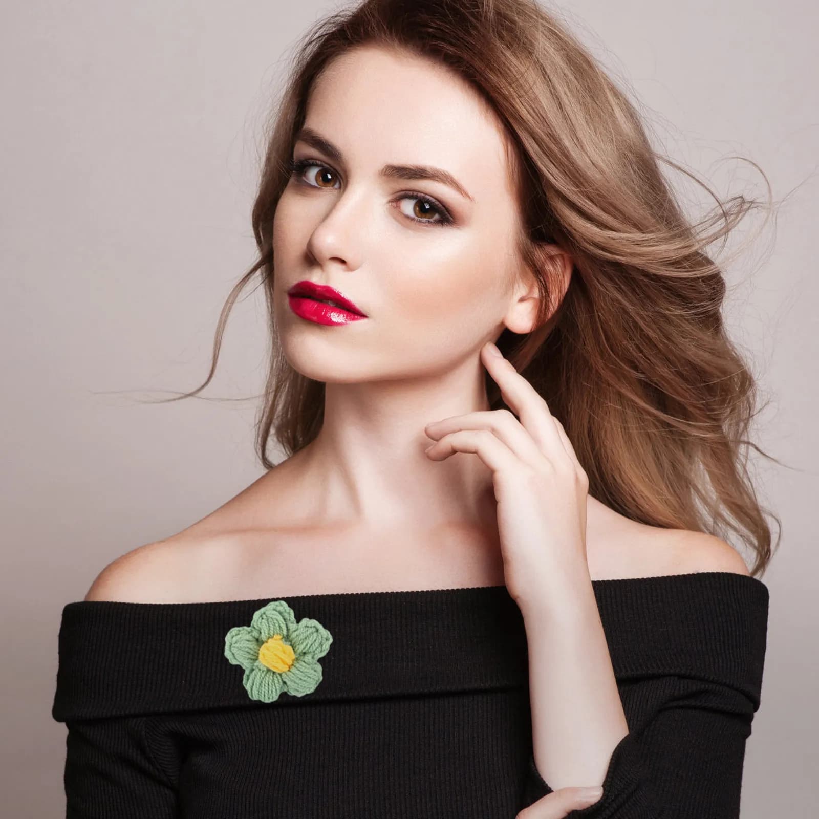12 Pezzi Fiori all'Uncinetto Fai-da-Te, Applicazioni per Abbigliamento, Borse, Jeans, Gonne, Decorazioni Floreali per Costumi e Artigianato