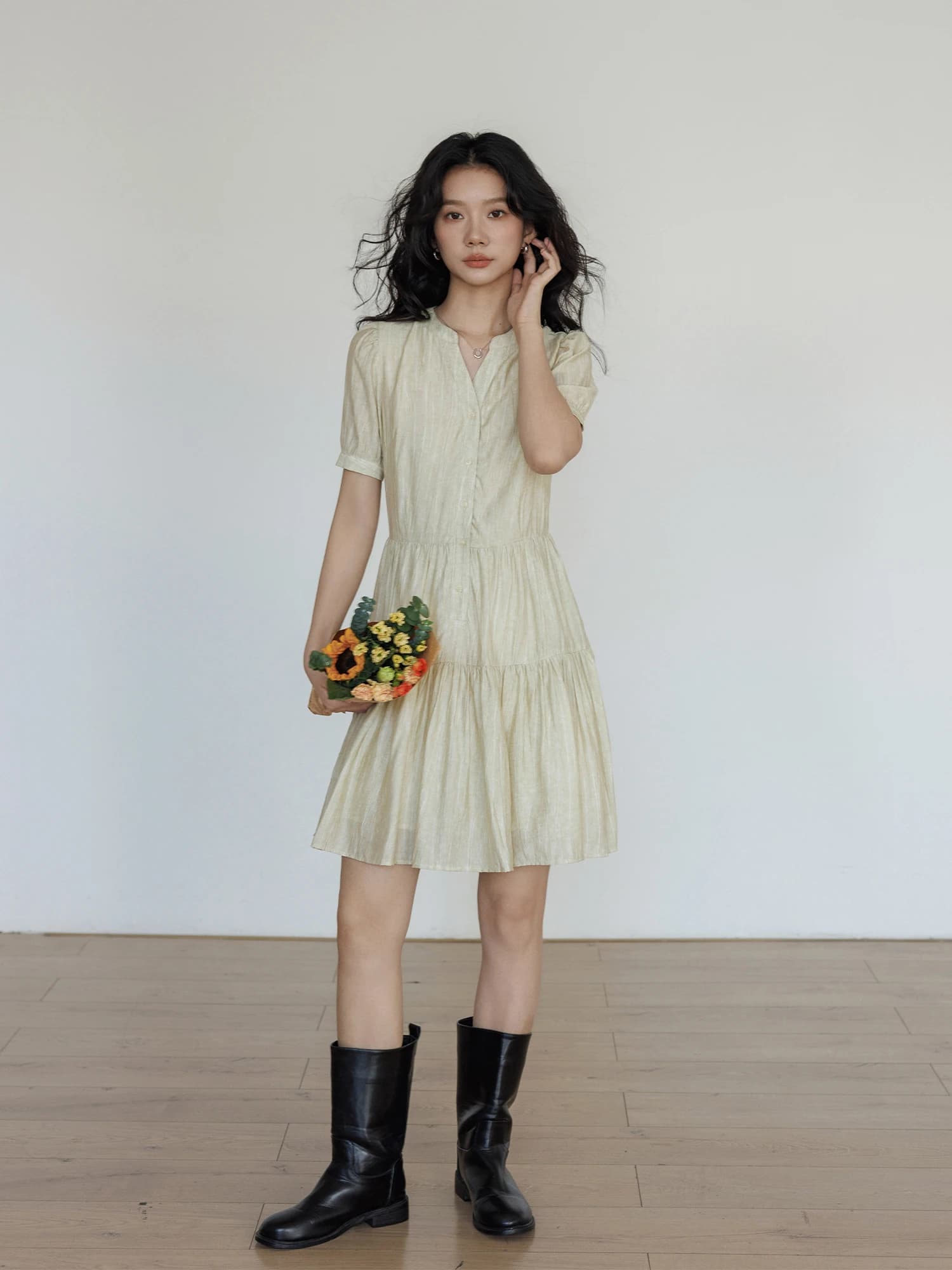 Vastand Summer Short Sleeve V-Neck Slimming Dress Casual Pleated Retro Skirt Women's Fashion Comfortable Breathable Gown