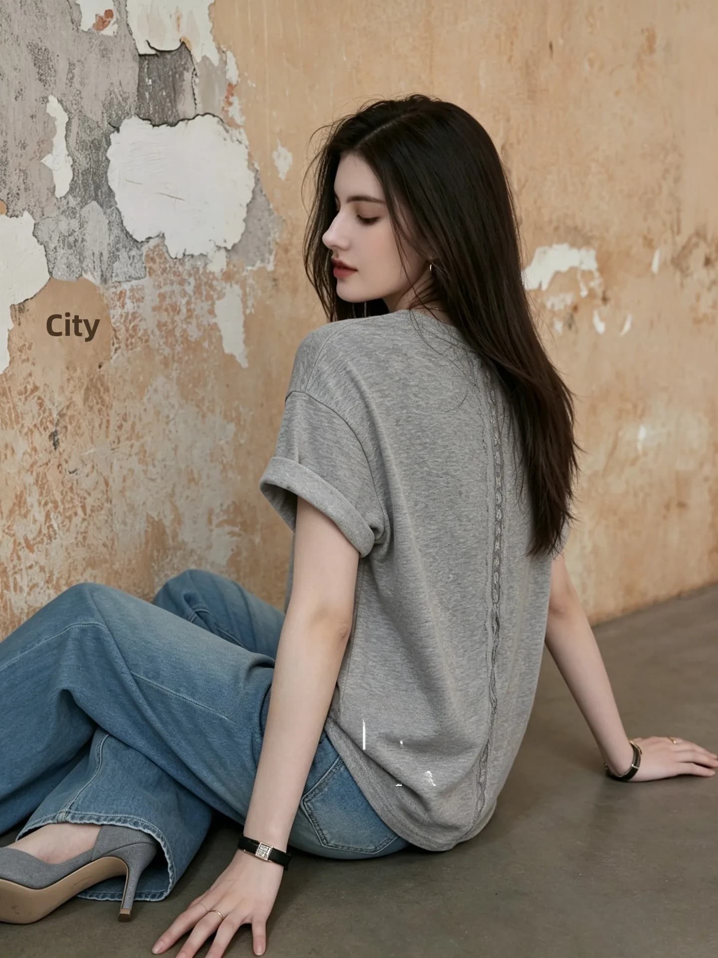 Elegant V-neck Short Sleeve T-shirt Huaappuw Grey Lace Backless Top French Style Standard Fit Summer New Arrival