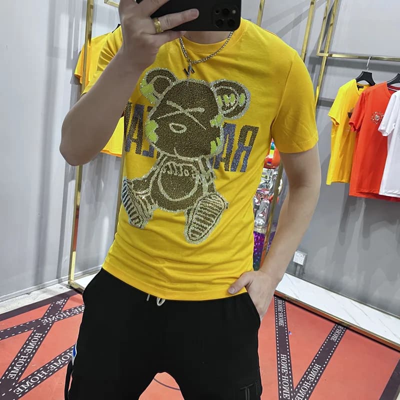 2025 Orso Strass T-shirt Uomo Abiti estivi Fashion Design O Collo Manica corta Diamanti T-shirt per uomo Camiseta De Hombre
