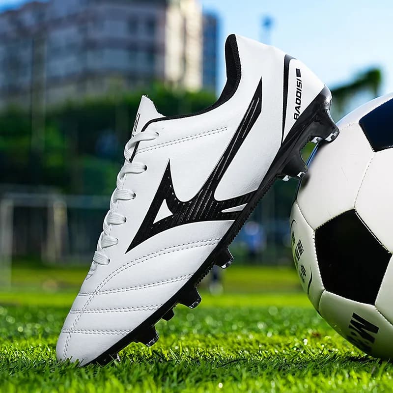 Scarpe da Calcio Leggere e Sottili, Stile Running, con Fodera Assorbente, Supporto Stabile, per Partite su Erba all'Aperto, Tacchetti Sportivi Casual