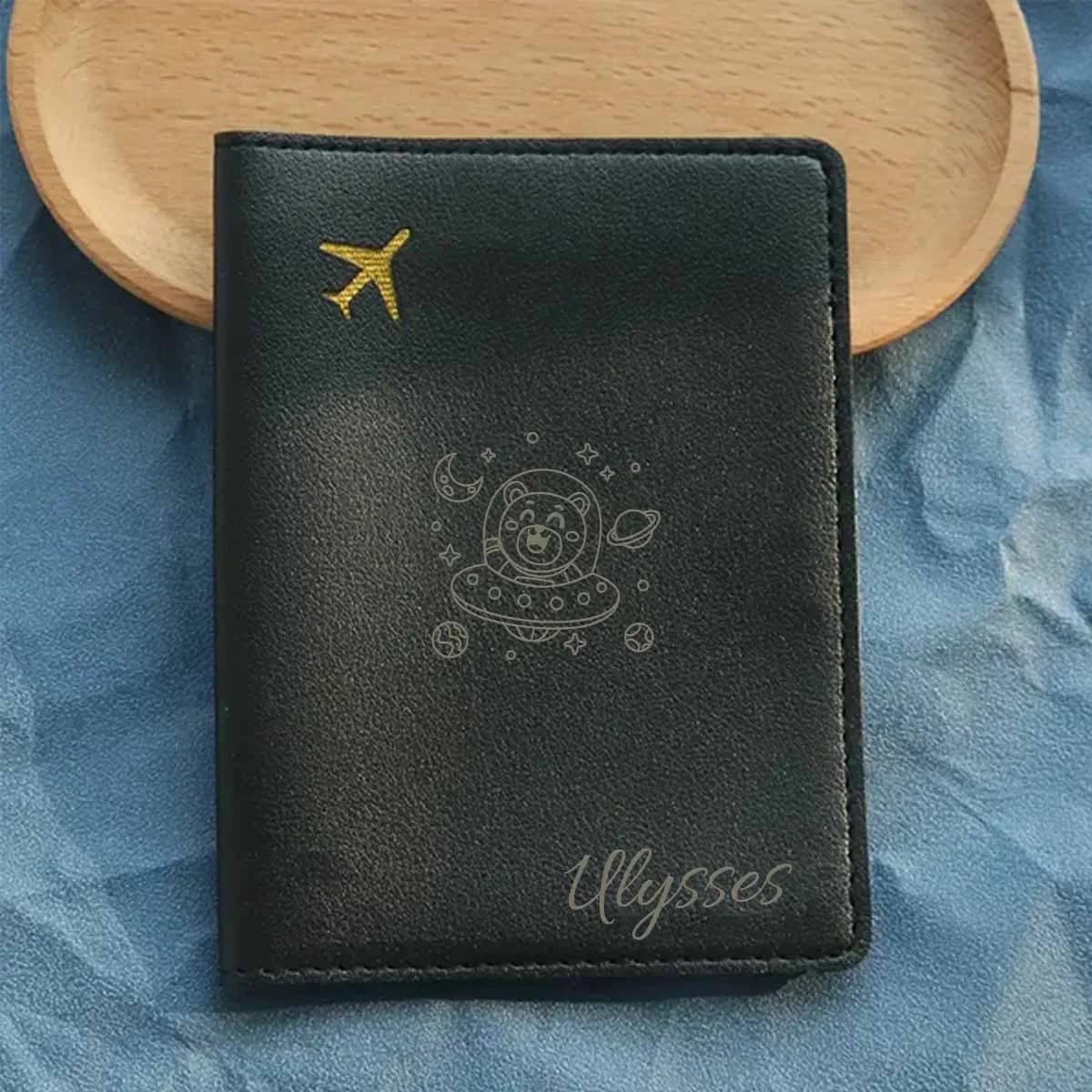 1 Pezzo Porta Passaporto Personalizzato con Nome, Regalo per Figlio, Incisione Laser, Porta Passaporto Perfetto come Regalo