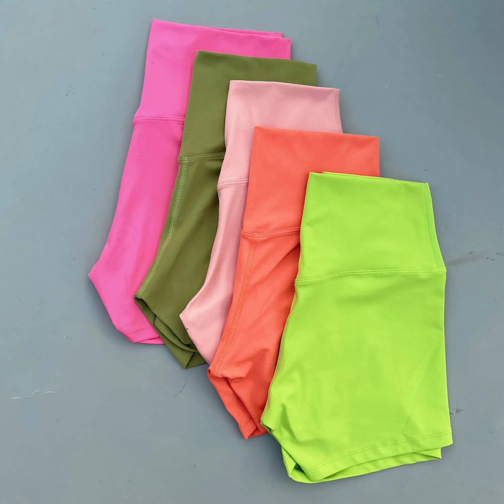 Tinta unita a vita alta Yoga gamba corta donna Fitness Sport bici corta morbida a prova di accovacciamento allenamento completo Jog Athletic