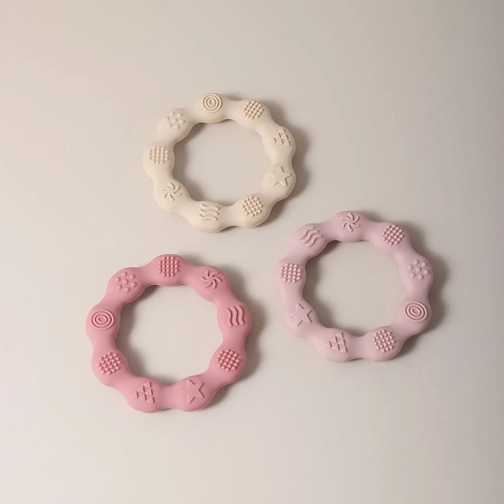 Simpatico anello in silicone per bambini, massaggiagengive sicuro per uso alimentare, simpatico cartone animato, facile da alleviare il dolore ai denti, giocattolo, regalo per la dentizione