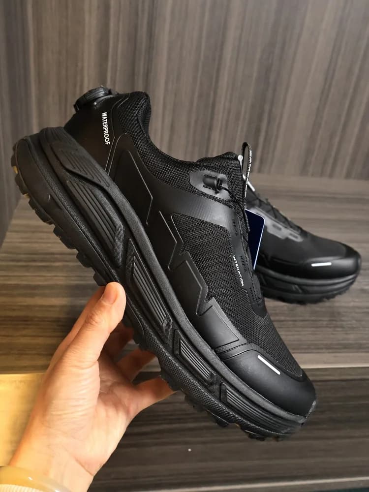 Men's Outdoor Hiking Shoes MD Shock Absorption Midsole Fashionable Sporty Casual Shoes Adjustable Buckle Low Cut Winter Boots