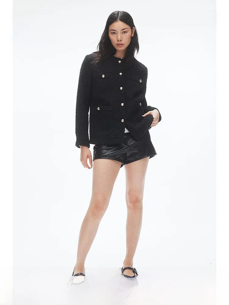 Giacca in tessuto slim fit da donna H&M, girocollo in pile, bottoni in metallo, giacca corta 1252464, stile casual alla moda
