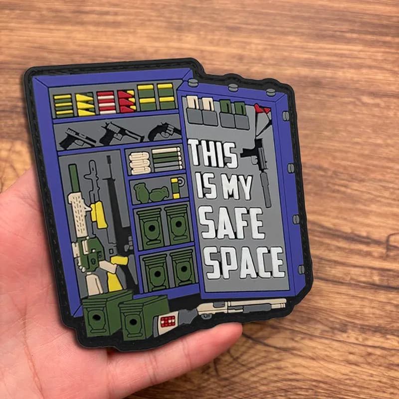 1Pc Outdoor Storage Cabinet Letter Slogan Glow-In-The-Dark Morale Patch 2D Flat Pvc Material Velcro Patch with Full Black Edge, Not Easy to Come Off, Includes Full Adhesive Backing, Suitable for Helmets, Workwear, Outdoor Bags, DIY Decorative Badge