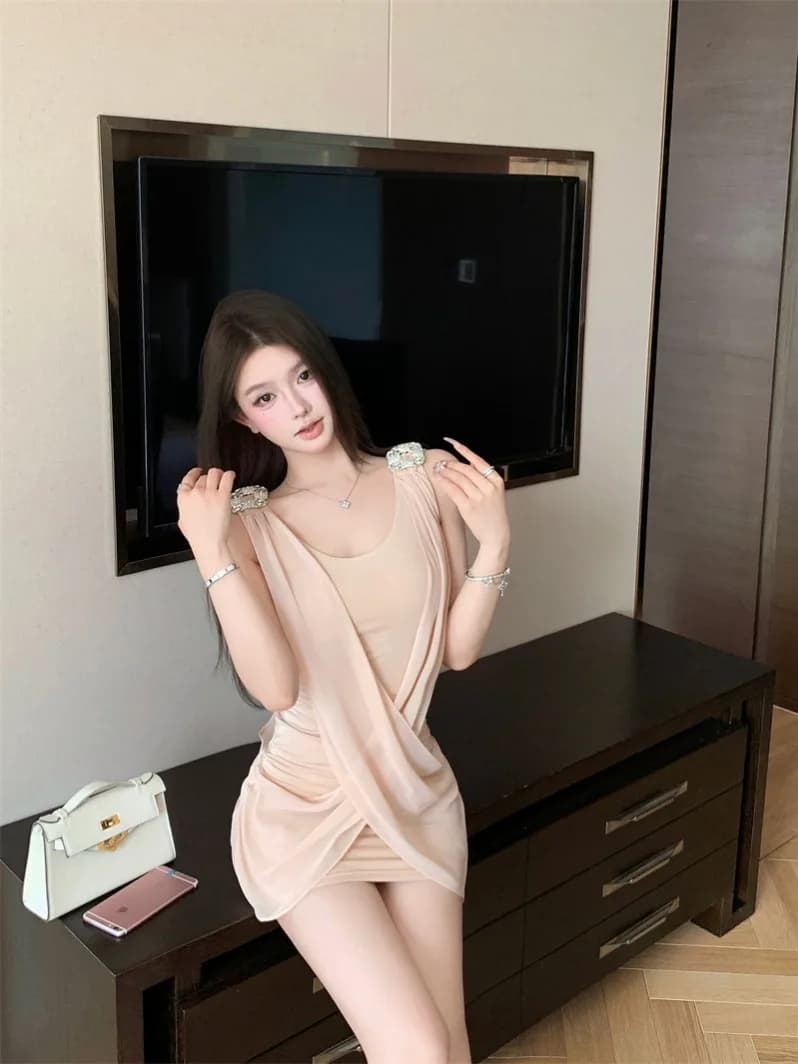 Women's Summer Dress with Straps Incruciated And Diamonds, Sleeveless Dress With Waist, Casual Short skirt in Silhouette A-Line