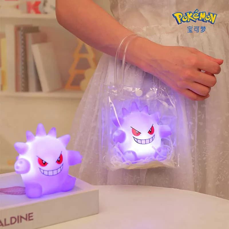 11CM Kawaii Anime Pokemon LED Night Light Gengar Lamp Creative Cartoon PVC Model Ornament Room comodino Decor Doll Kids regalo di natale