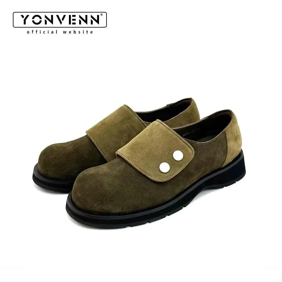 Nuove scarpe derby da uomo con punta tonda e chiusura in velcro, con inserti in similpelle scamosciata e mocassini estivi traspiranti.