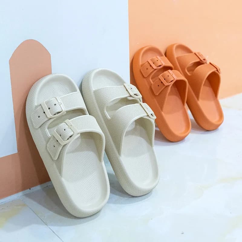 Nuove pantofole da donna con fondo spesso antiscivolo sandali da esterno per la casa comode pantofole in puro materiale EVA