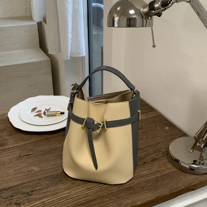 New Fashion Shoulder Bags for Women Large Capacity Retro Bucket Crossbody Bags Luxury Fashionable and Versatile Commuter Bag