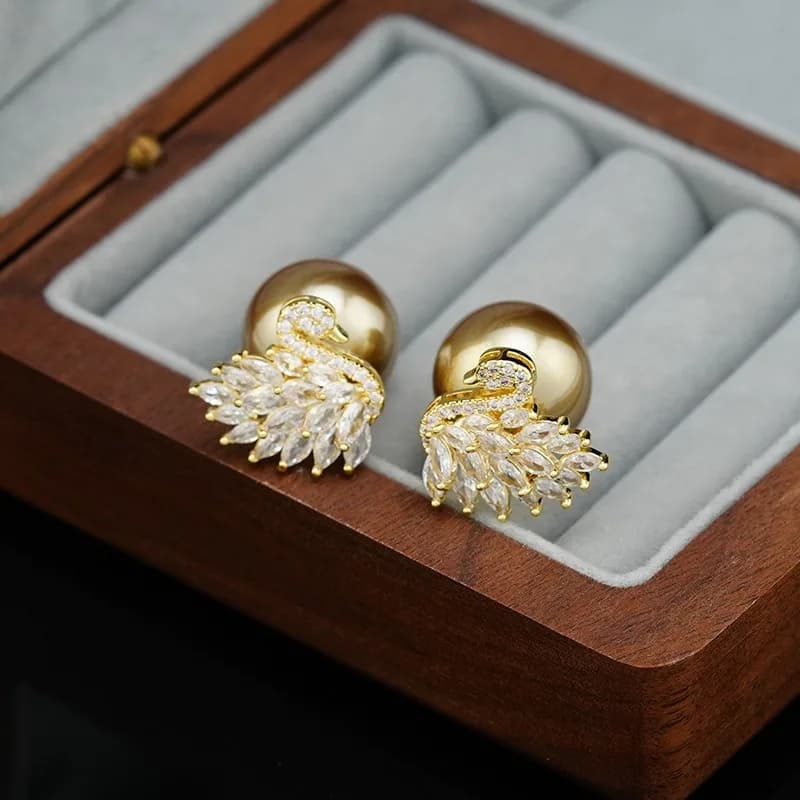Orecchini a Perno con Perla a Forma di Cigno, Stile Lussuoso e Raffinato, Orecchini in Argento 925, Versatili e alla Moda
