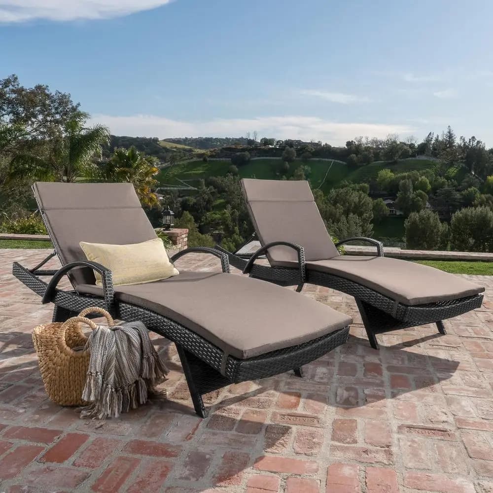 Set di 2 chaise longue da esterno in vimini con cuscini resistenti all'acqua, grigio e antracite