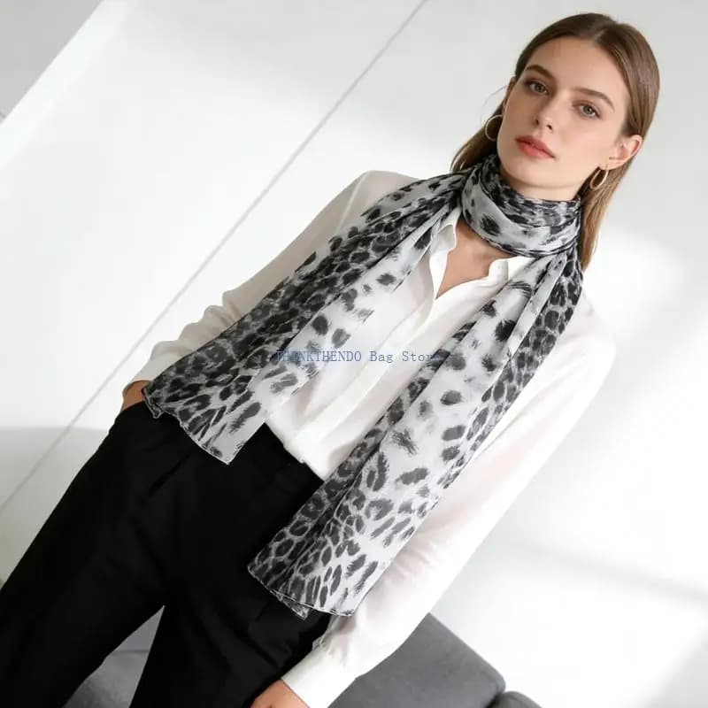 340D Fashionable Animal Pattern Scarf Breathable Wrinkle Resistant Multipurpose Neck Wrap