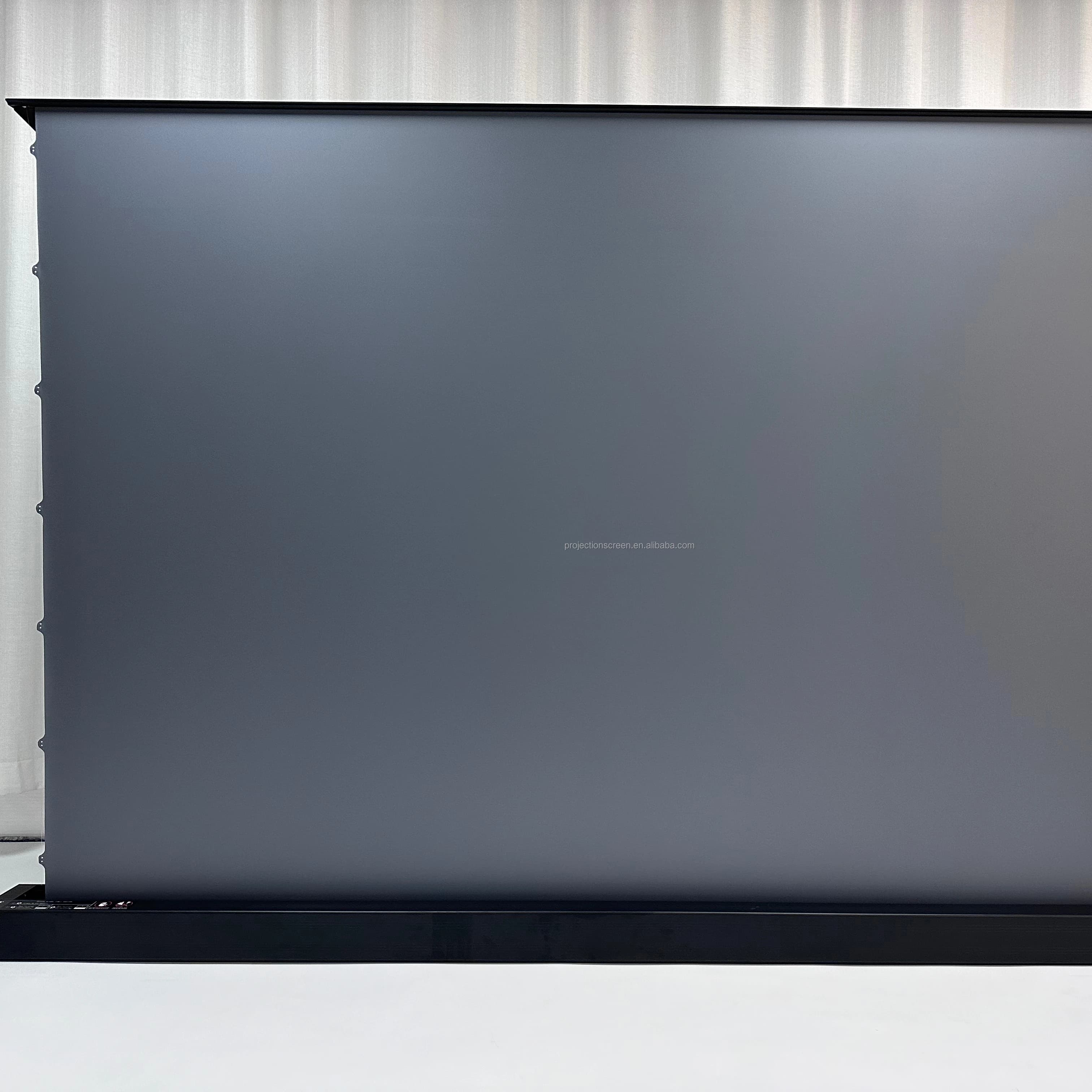 Schermo per Proiettore Motorizzato Portatile da Pavimento 16:9 110 Pollici in PVC Grigio Chiaro ALR Anti-Luce Ambientale per Home Cinema