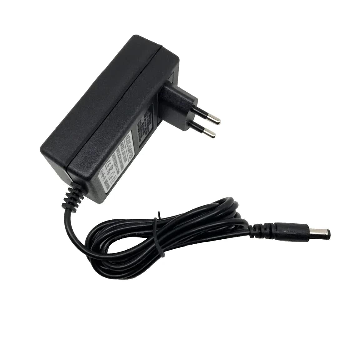 16.8 V 1 A wall adapter charger for massage gun Intelligent charger for lithium battery 18650 Li-on 5.5 * 2.1 mm